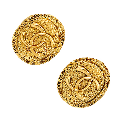 CHANEL CC LOGO VINTAGE  RUNWAY CLIP ON EARRINGS