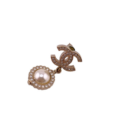 CHANEL Pierce Gold Plated, Rhinestones, Faux Pearls gold COCO Mark B21V Women