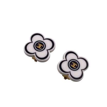 CHANEL Earring 02P Plastic, Plating white COCO Mark Flower motif