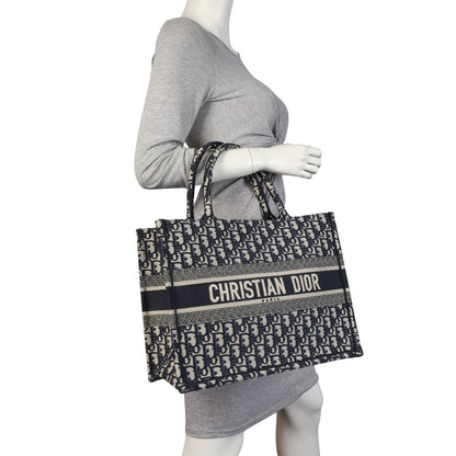 Dior Book Tote Medium Oblique