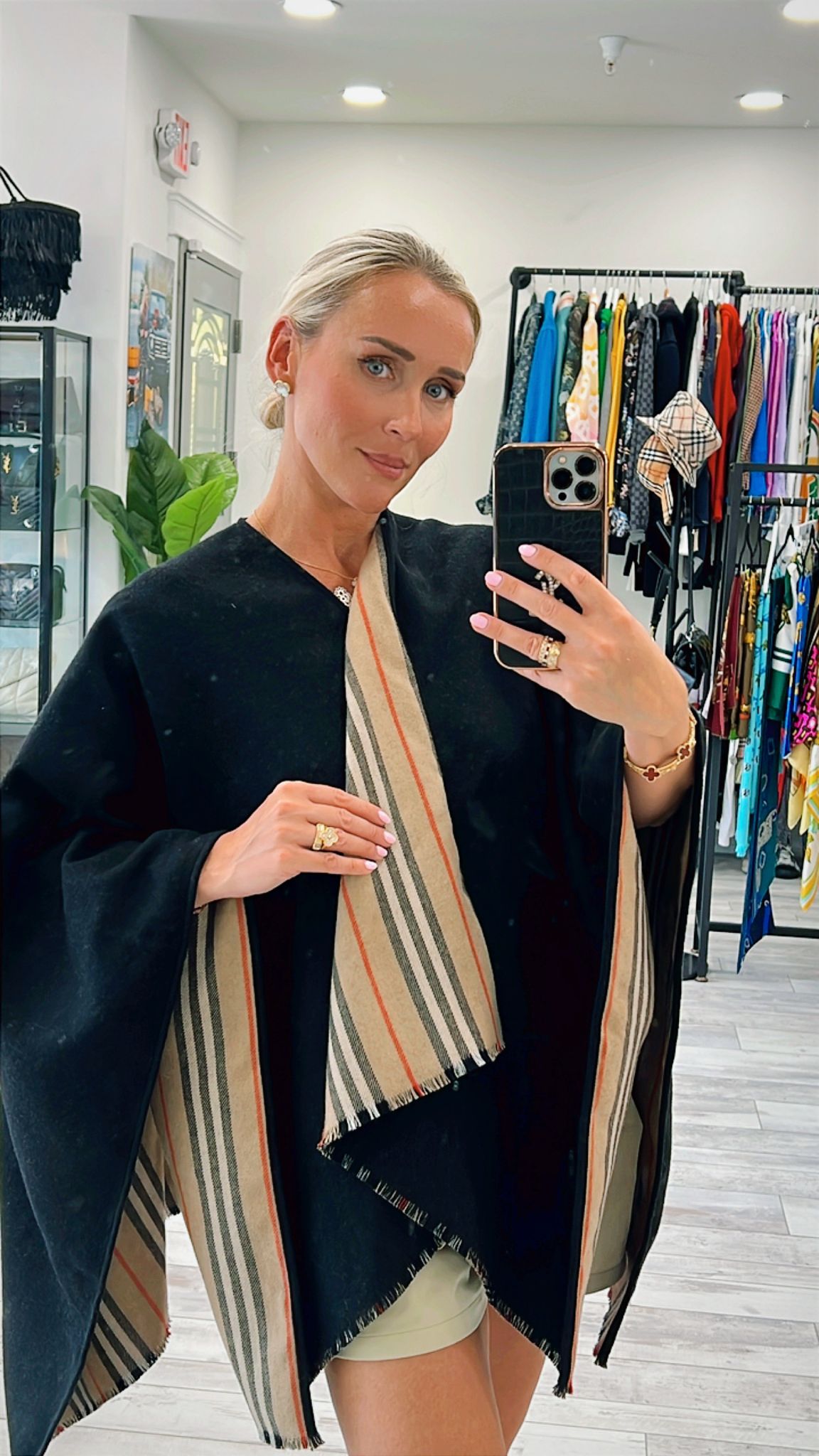BURBERRY ICON STRIPE REVERSIBLE WOOL CAPE