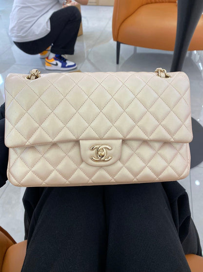 Chanel Timeless/ Classic Flap Medium Gold