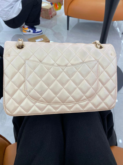 Chanel Timeless/ Classic Flap Medium Gold