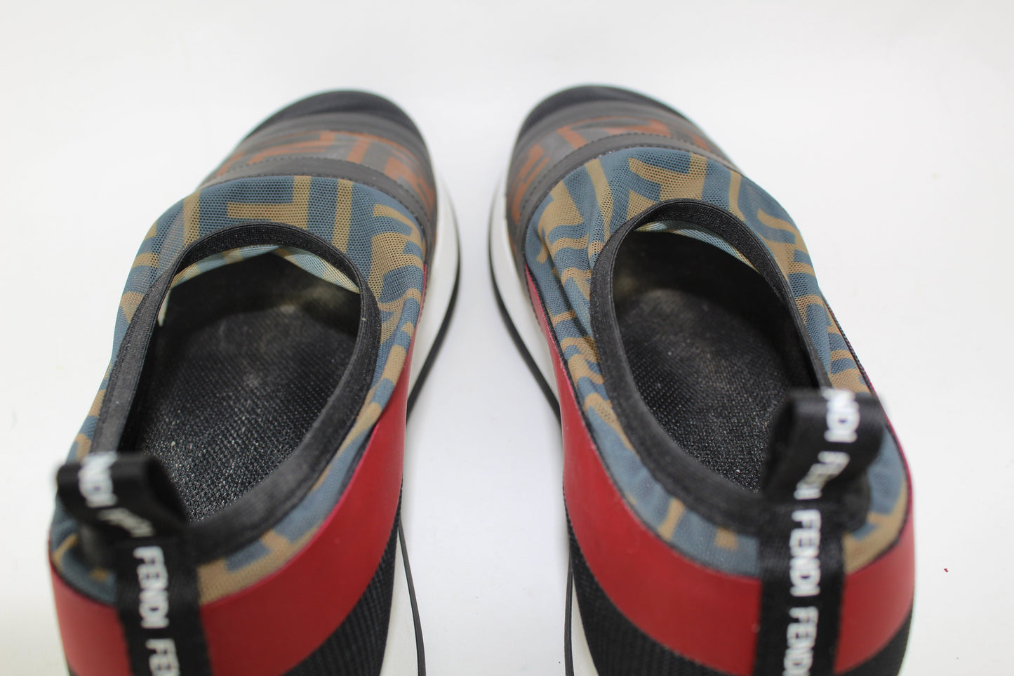 FENDI RUNWAY MESH FF TRAINER SNEAKERS SIZE 39