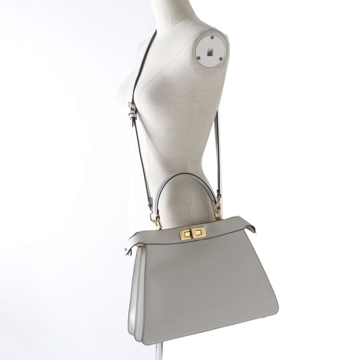 FENDI Shoulder Bag leather Light Gray x Gold Metal