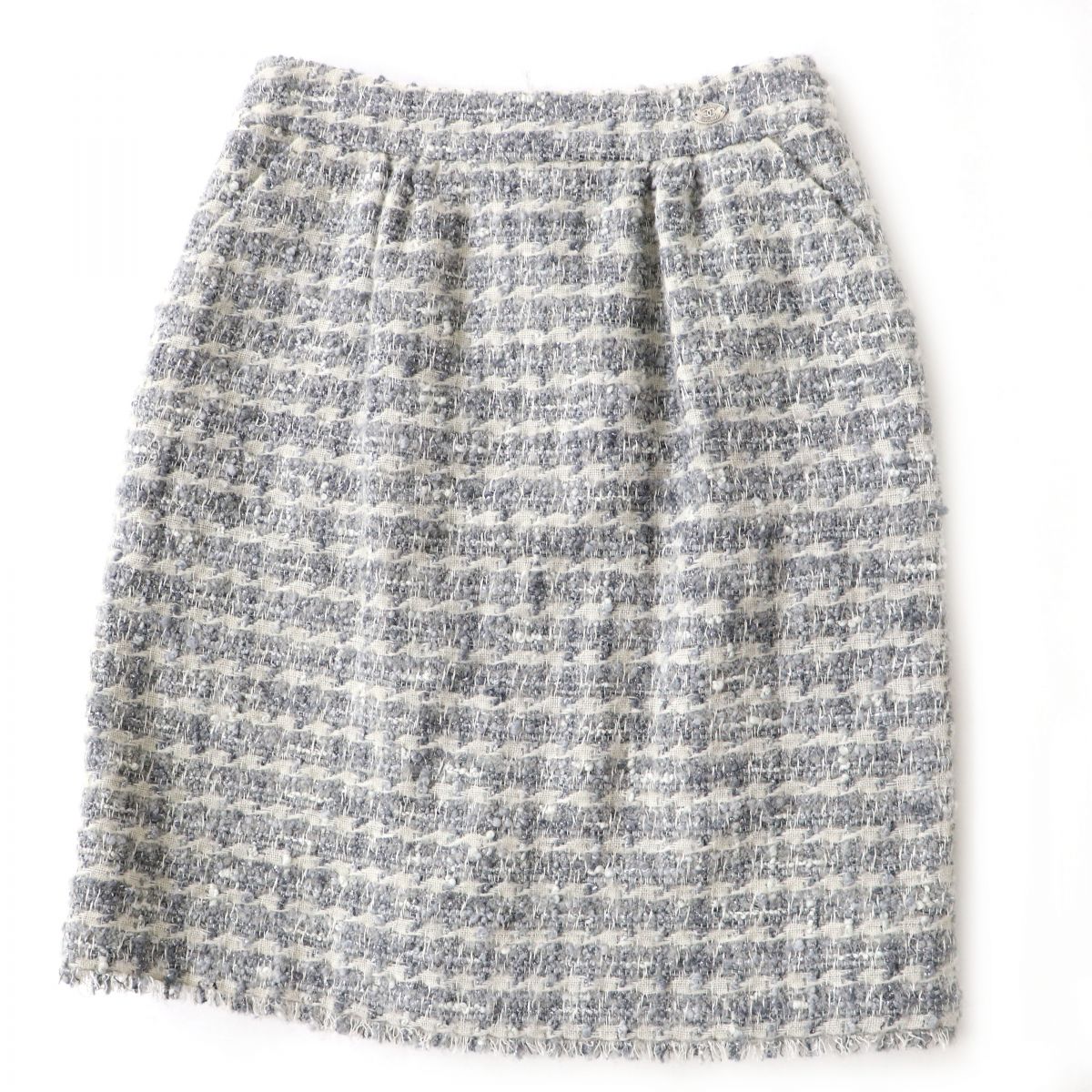 CHANEL skirt Main: 50% wool, Main: 25% nylon, Main: 15% rayon, Main: 10% cashmere, Lining: 100% silk Light gray x white x glitter (tweed) Women 34