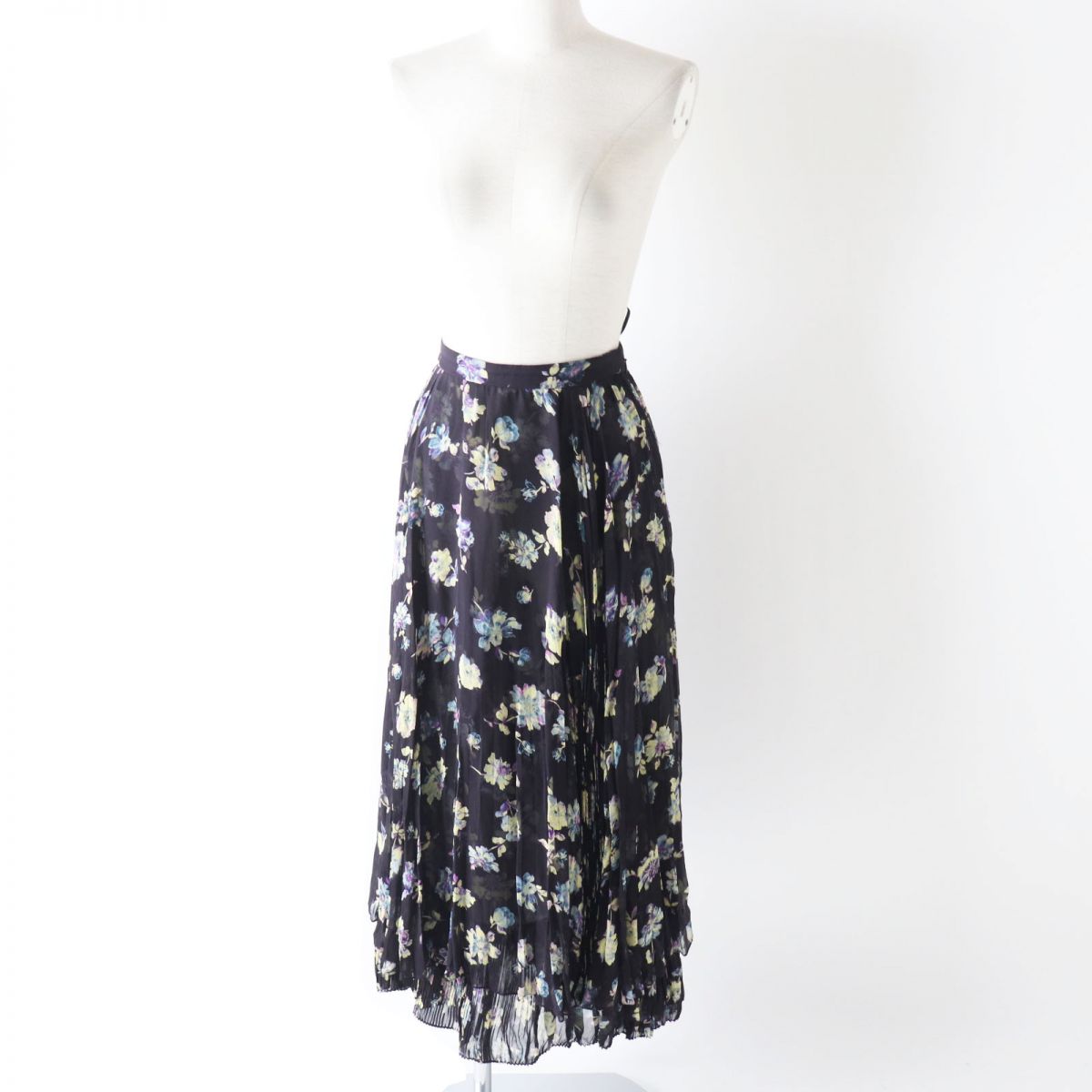 CELINE skirt Outer material: silk 100% Black x Multi<br>Floral print Women 40