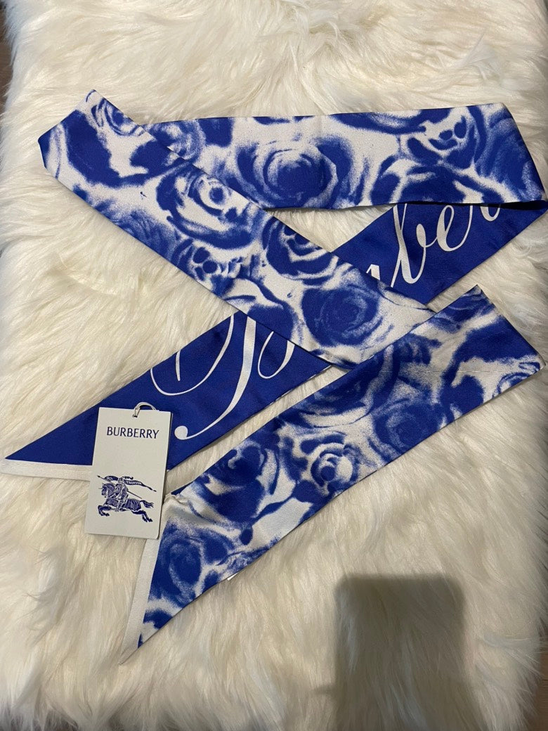 Luxury Burberry Knight Water Rose Silk Scarf Blue