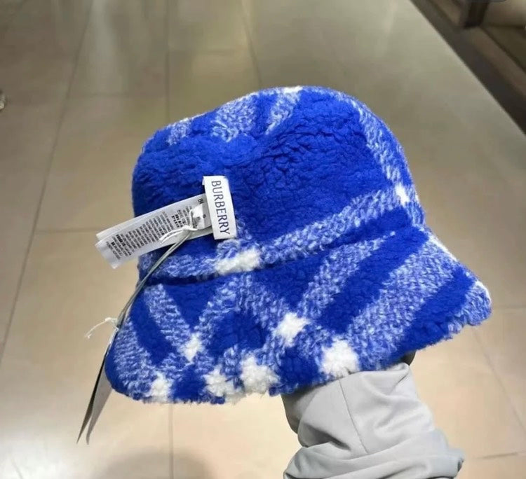 Luxury Burberry MH Fleece Check Reversible Bucket Hat Black