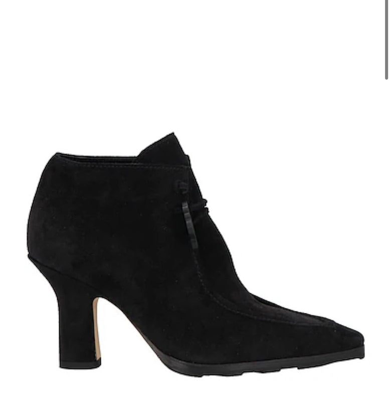 Luxury Burberry LF Sovereign Bootie Leather Black