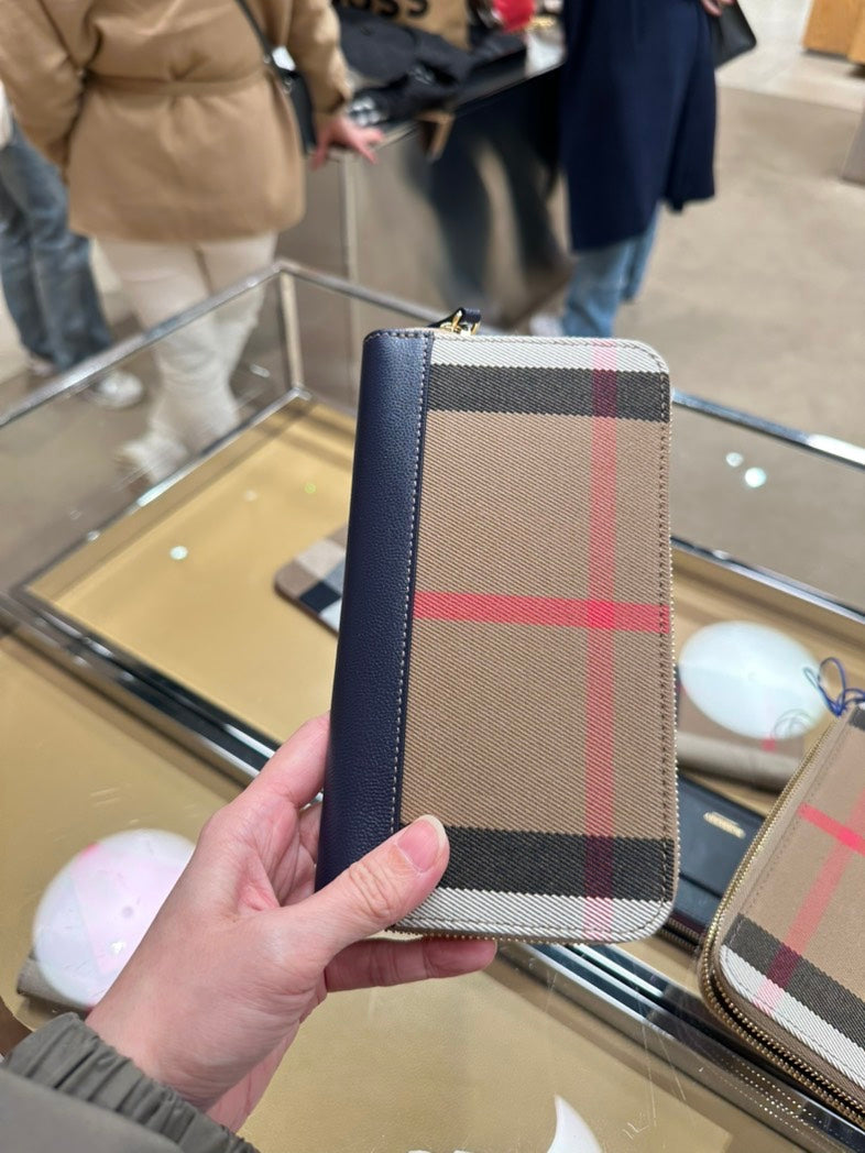 Luxury Burberry LS LG Zip Around Wallet Beige Plaid Wallet