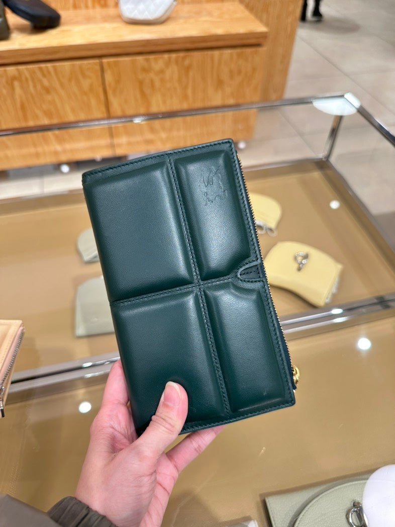 Luxury Burberry LS Snip Large Bifold in Forest Green Leather Wallet