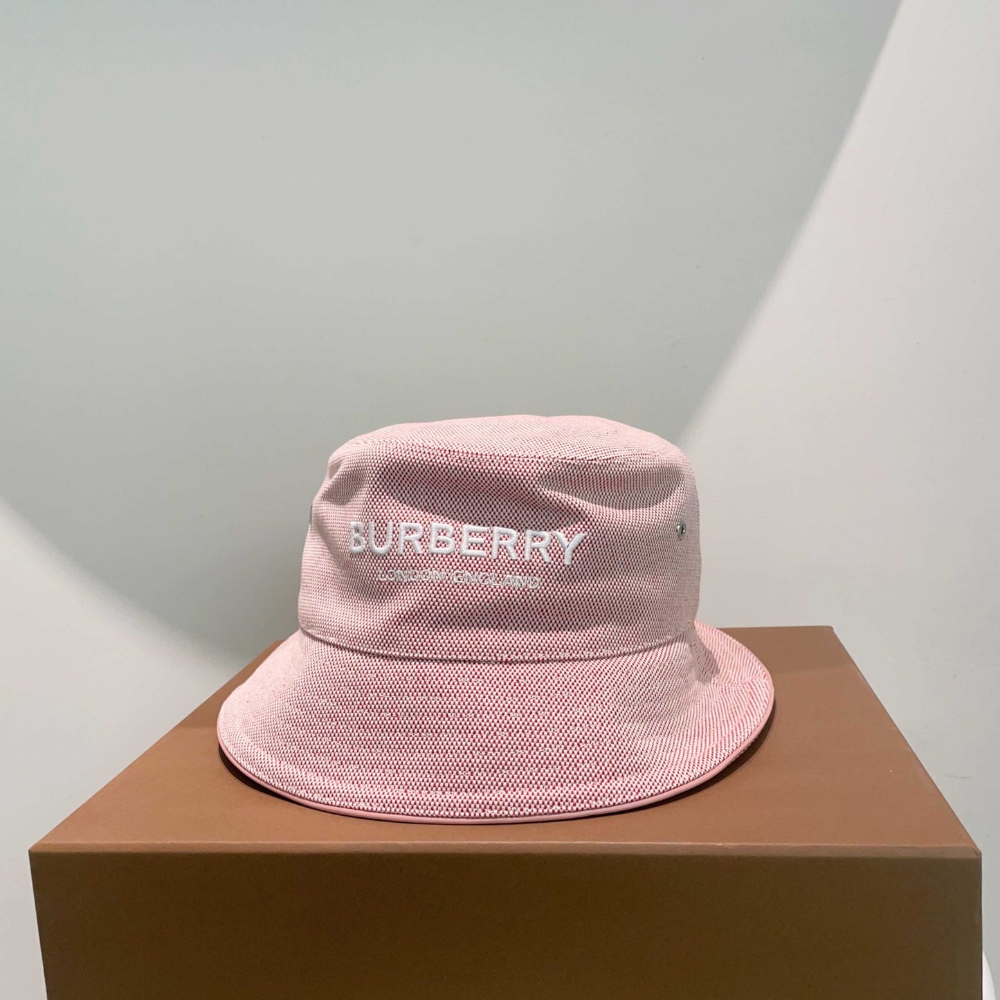 Luxury Burberry Bucket Hat Pink Hat