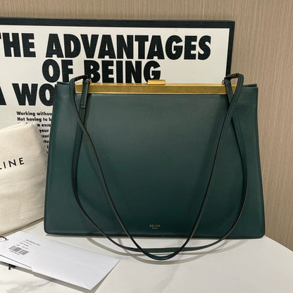 💕 Luxury CELINE Soft Clasp Medium (2020) #13203