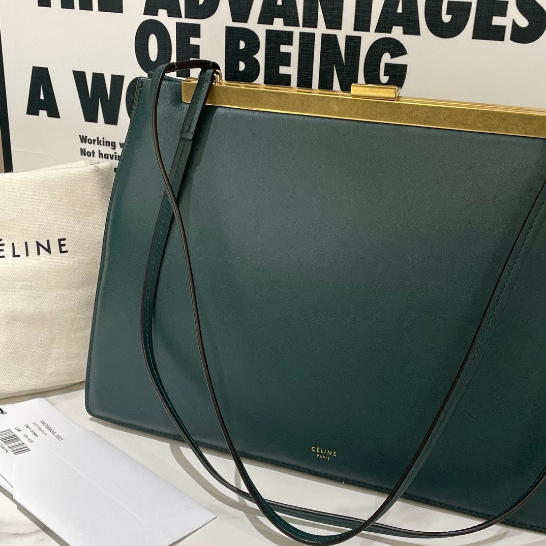 💕 Luxury CELINE Soft Clasp Medium (2020) #13203