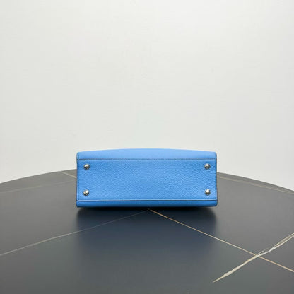 Luxury Burberry Leather Two-Way Bag in Blue -  Satchel